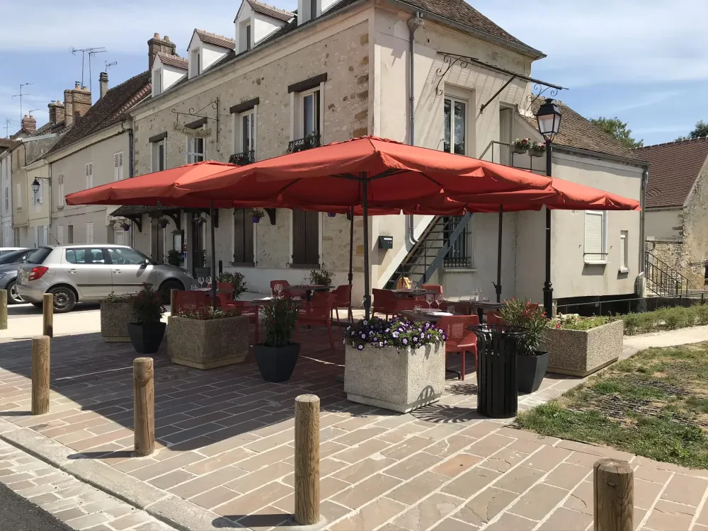Cuisine gastronomique terrasse à Donnemarie-Dontilly